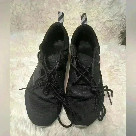 Nike sneakers - Picture 2 of 6